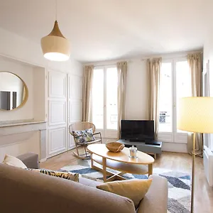 Le Poete By Cocoonr Appartement